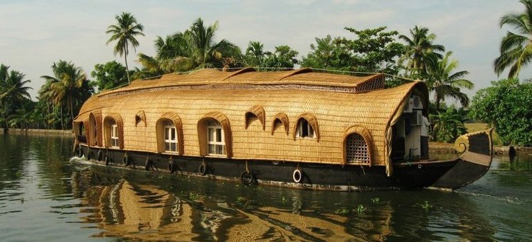 Катание на плавучих домах